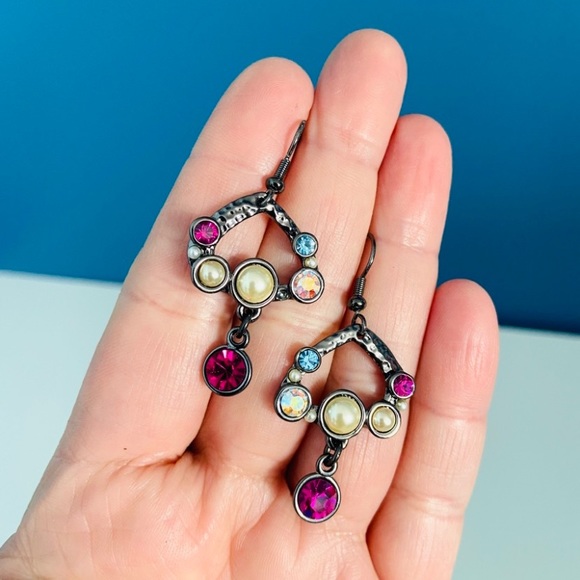 Cute Brand New Aurora Borealis Rhinestones Faux Pearls Earrings - Picture 3 of 4